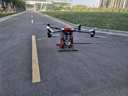 可以空中破玻璃，噴干粉的消防無(wú)人機(jī)，助力高層建筑救援